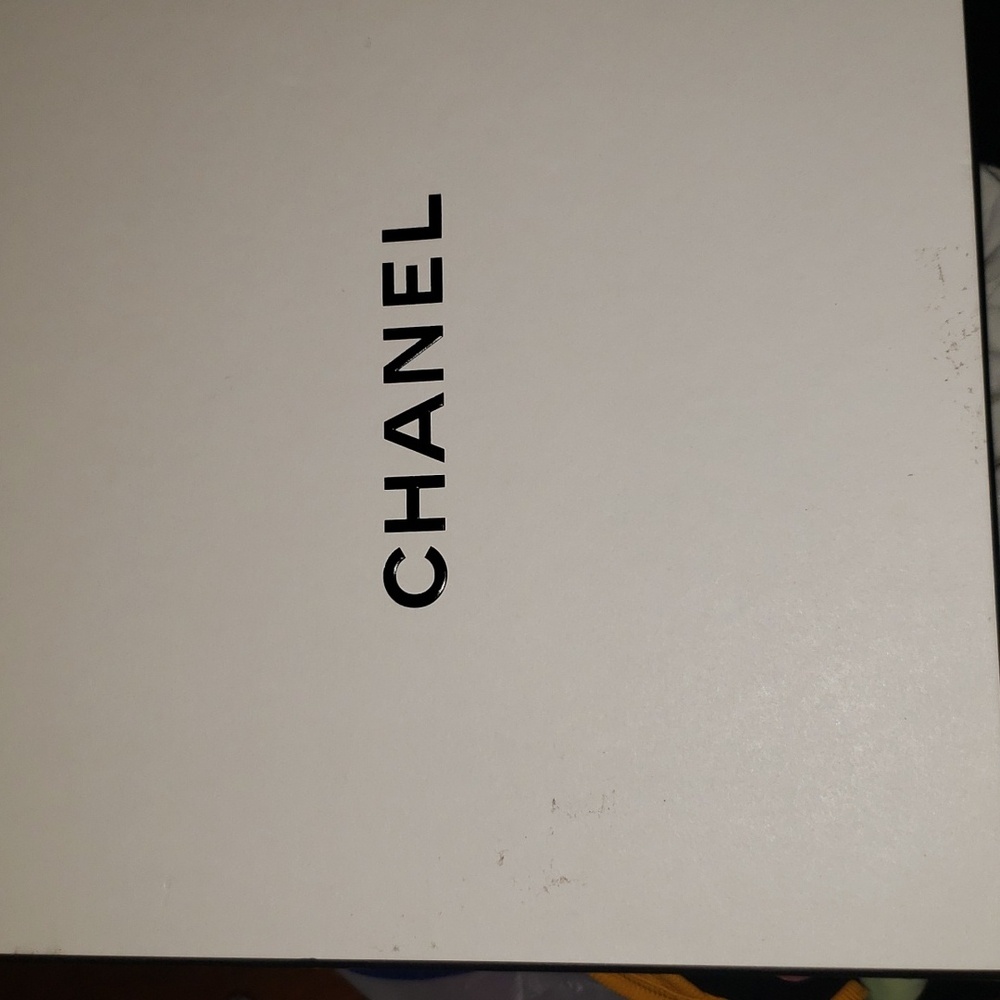 Chanel Gift Box And Card View 5
